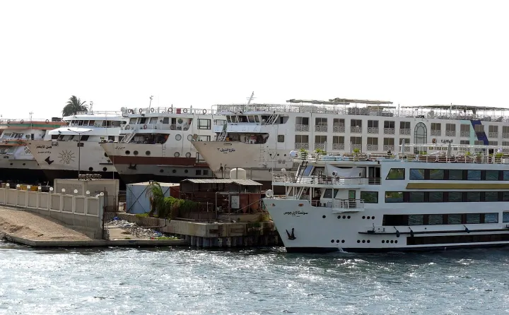 Nile cruise ship shipyard 02