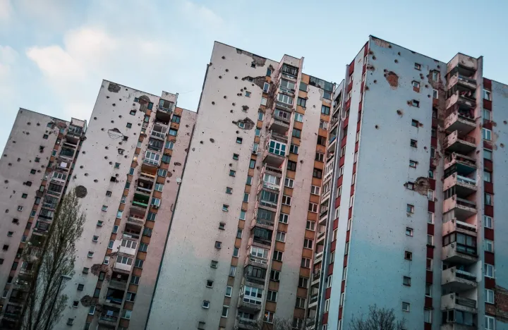War damage on Sarajevo buildings (14024736919)