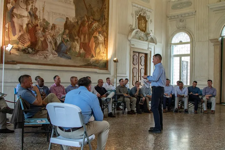 SETAF-AF Commander shares mission, vision with senior leaders in Vicenza villa (7945940)