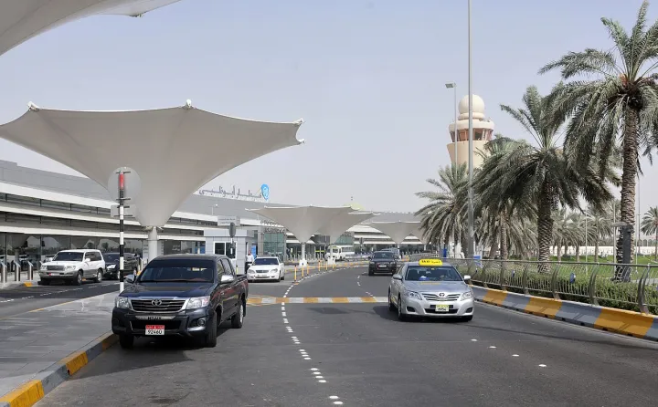13-08-06-abu-dhabi-airport-16