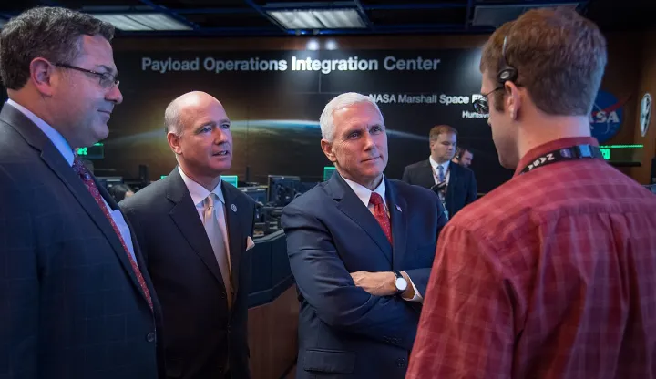 Vice President Visits Marshall Space Flight Center (NHQ201709250023)