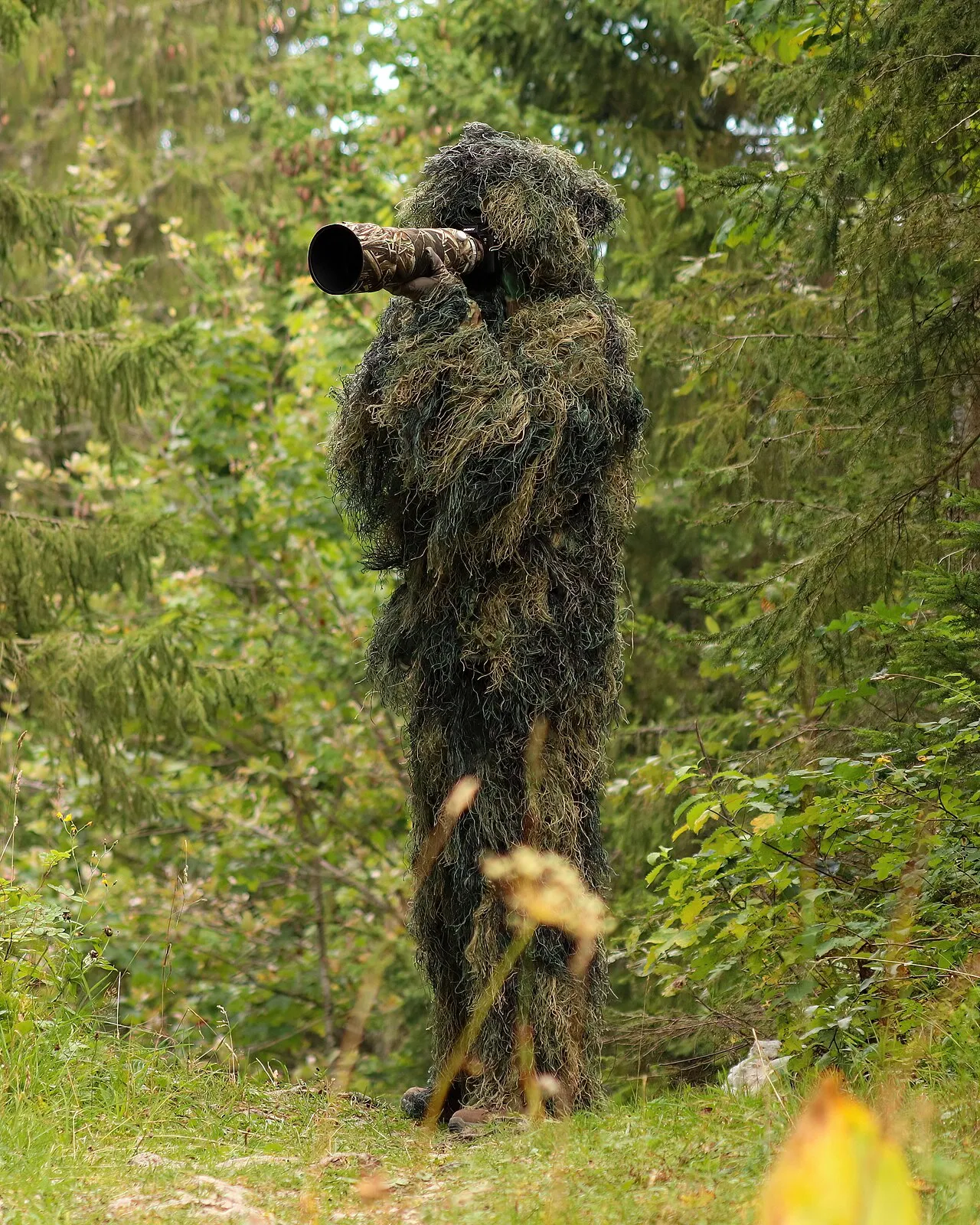 File:Wildlife Photographer Giles Laurent in a ghillie suit.jpg