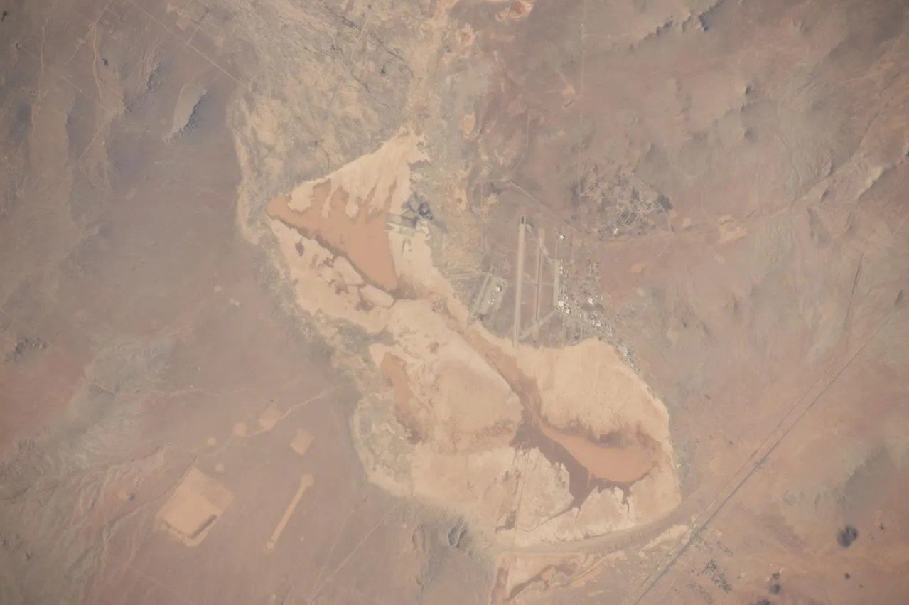 iss042e080589