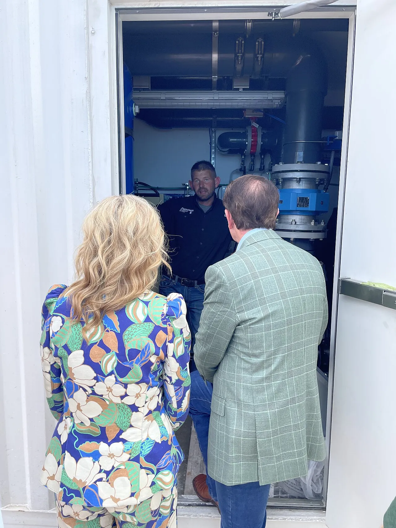 File:Governor Jeff Landry Visit to Tallulah Water Plant 08.jpg