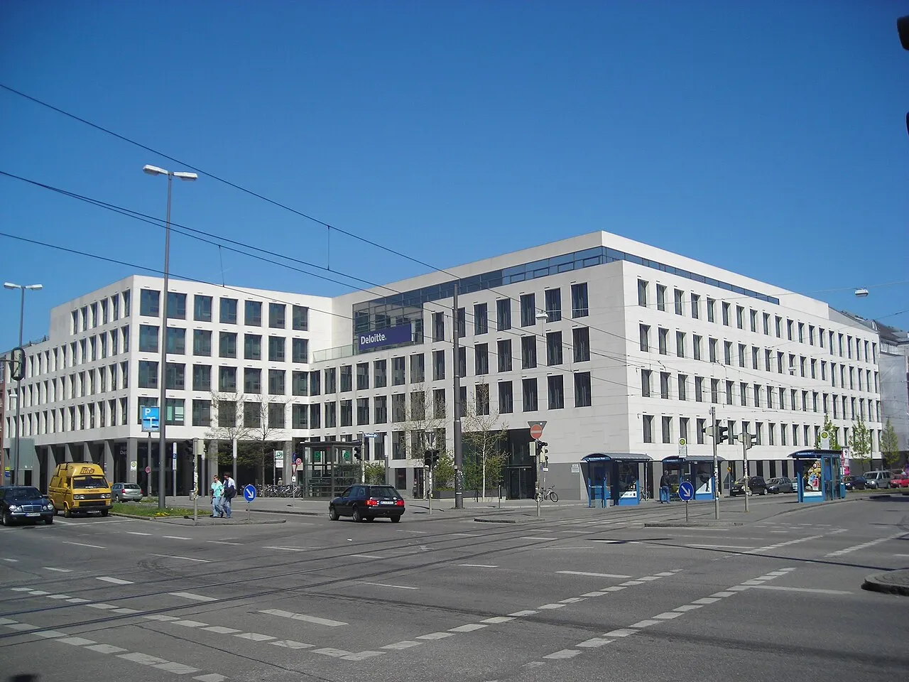 File:Deloitte Touche Tohmatsu Munich.JPG