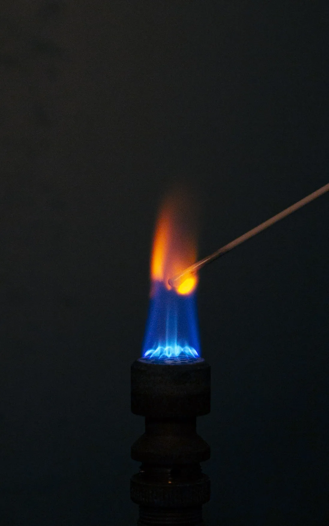 File:Flammenfärbung Calcium (Ca).jpg