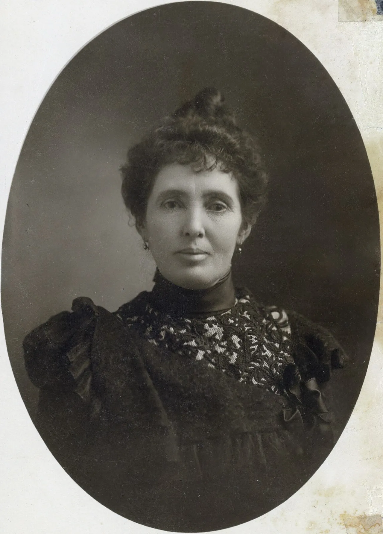 File:Portrait of Helen J. Stewart of Las Vegas (ca. 1880-1889).jpg