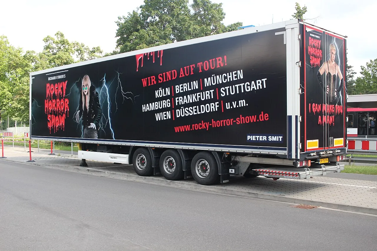 File:2022-06-10-richard-obriens-rocky-horror-show-semi-trailer.jpg
