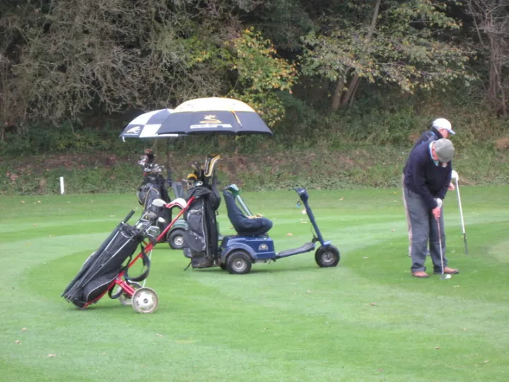 File:Golf, a good walk spoilt - geograph.org.uk - 3213788.jpg