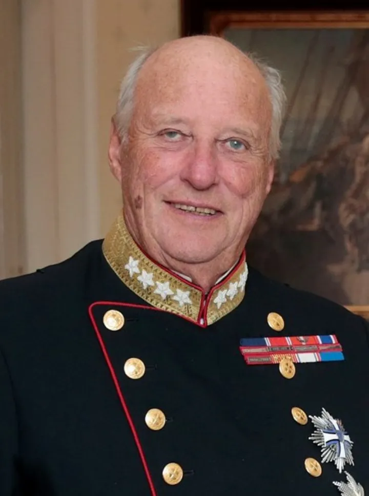 File:King Harald V of Norway (29741494632) (cropped).jpg