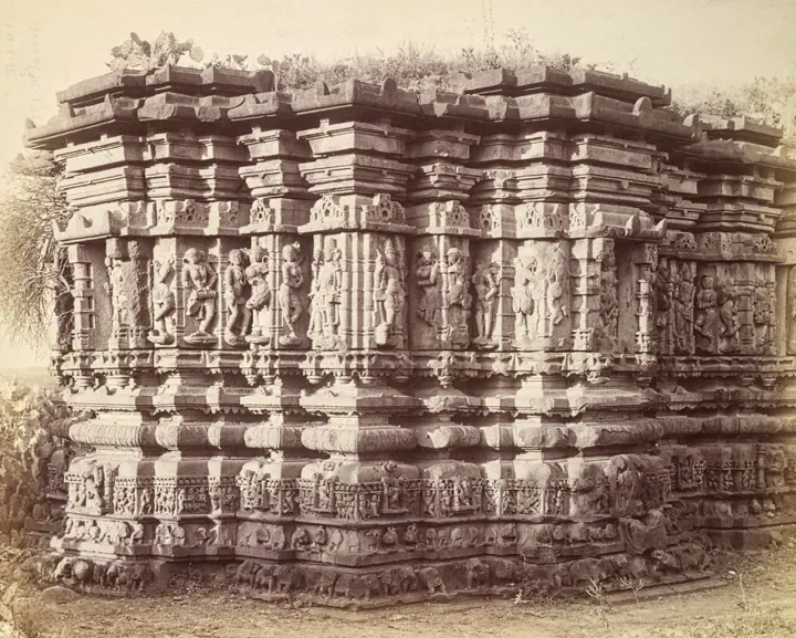 Baleshwar temple ruins, Ahmednagar, Maharashtra (1885 CE)