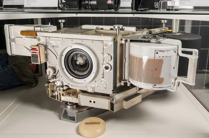 Apollo lunar mapping camera
