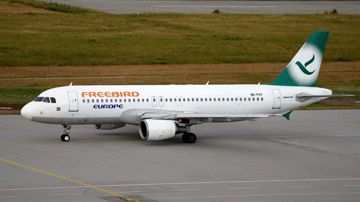 Leipzig Halle Airport Freebird Airlines Europe Airbus A320-214 9H-FHY (DSC08045)