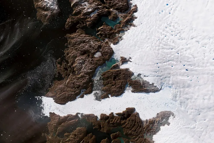 Major Greenland Glacier Is Growing.jpeg