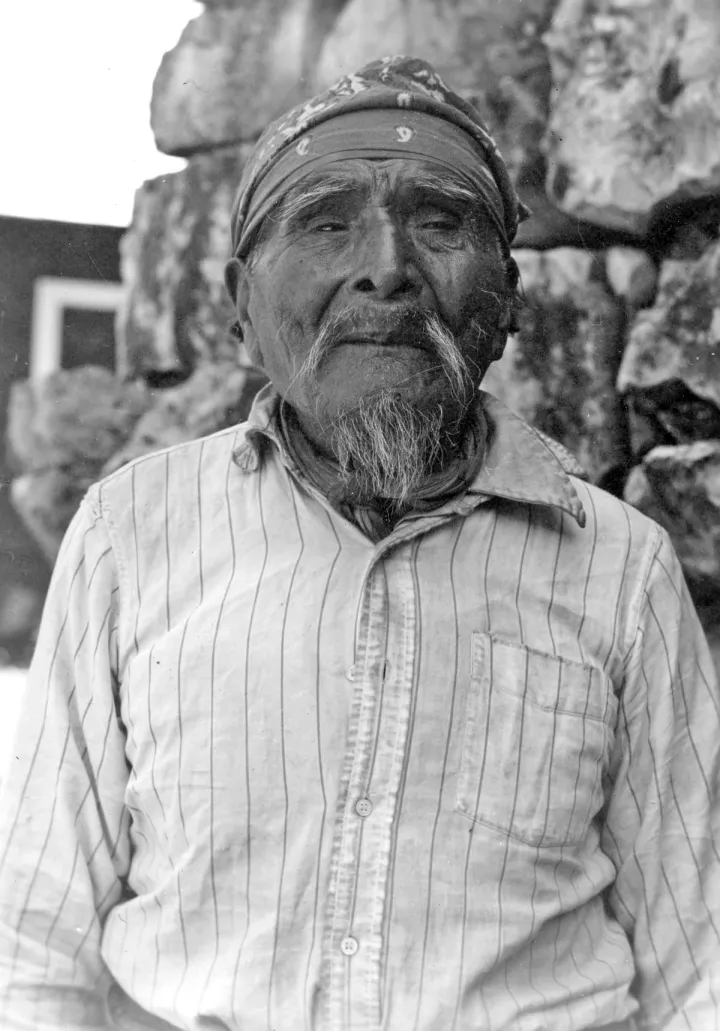 00987 Grand Canyon Historic Havasupai Council Member Portrait 1947 (6709756895)