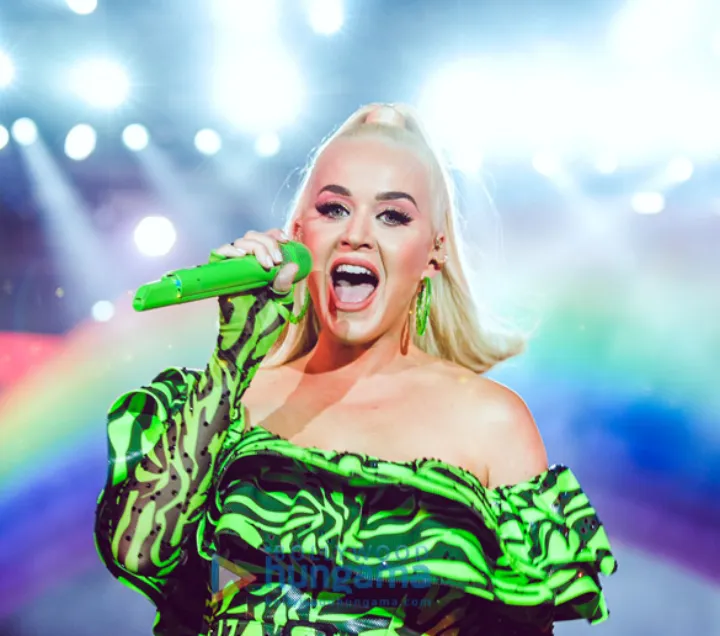 Katy-Perry-performing-at-OnePlus-Music-Festival-2019-at-DY-Patil-Stadium-6