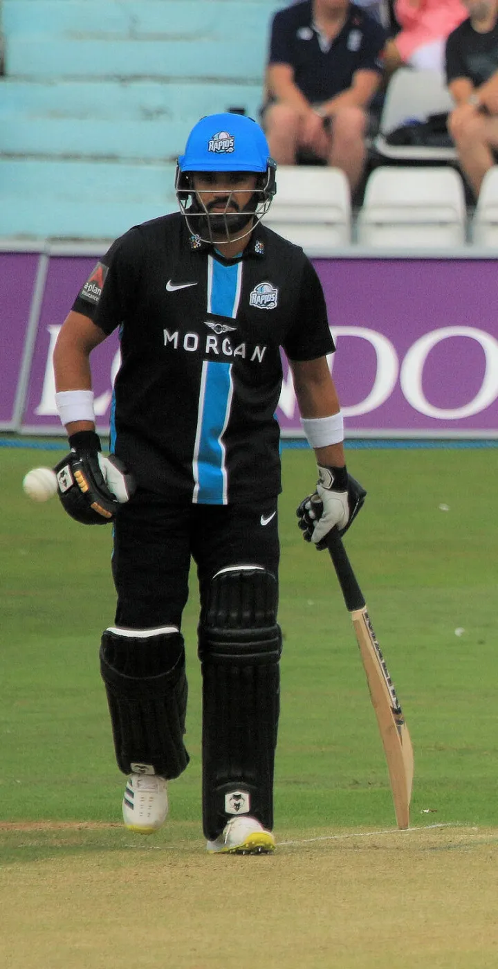 1 05 Azhar Ali (cropped)