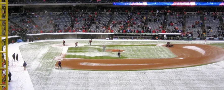 Game delayed - snow (449351364)