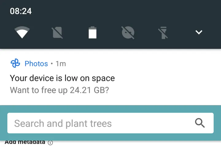 Your device is low on storage - Google Photos notification (October 2020)