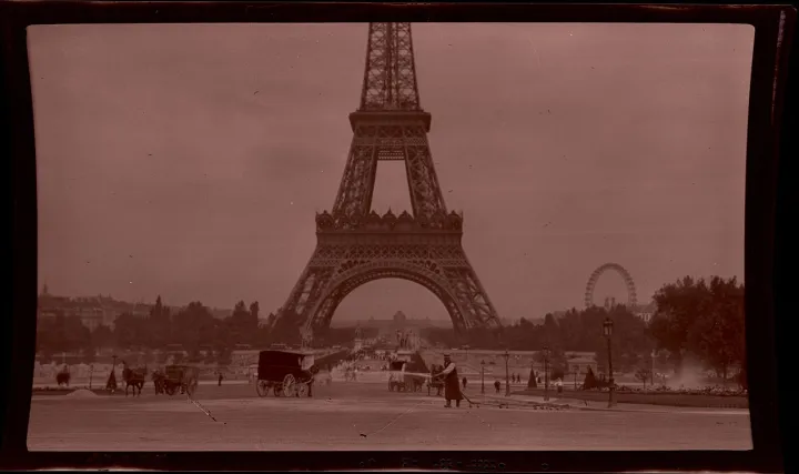 Base of Eiffel Tower - DPLA - de5565a1ac5ebf5d4ad207030c37c90c