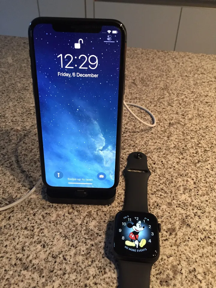 IPhone 11 Pro & Apple Watch Series 5