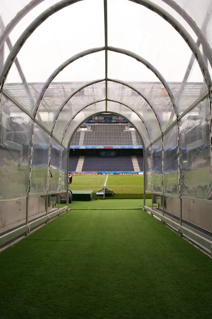 Euro 2008 players tunnel salzburg 3