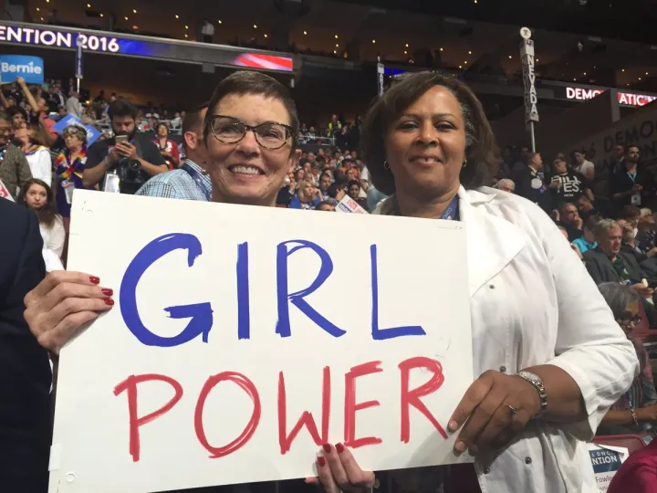 Girl power at the 2016 DNC CoUsvabWYAAQkkp