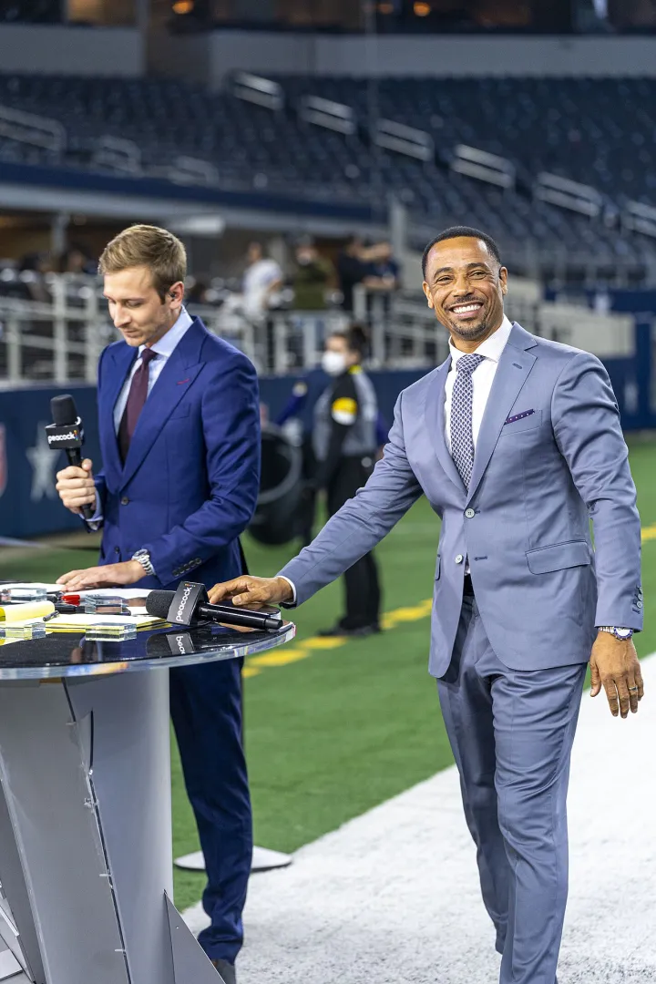 Sunday Night Football (51787366330)