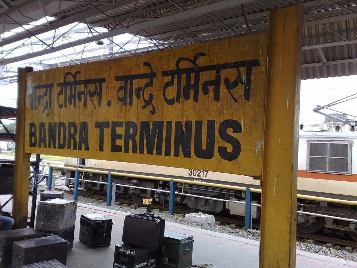 Bandra Terminus stationboard