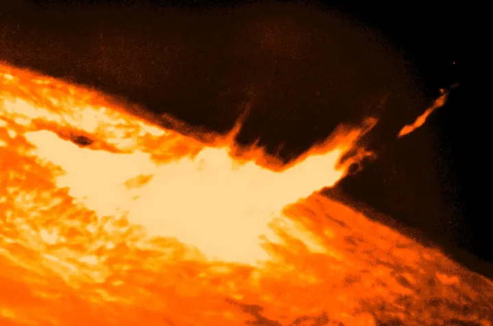 Solar flares (noao9803a).tiff