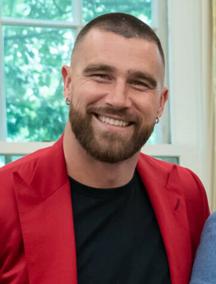 Travis Kelce in the Oval Office of the White House on June 5, 2023 - P20230605AS-0902 (cropped)