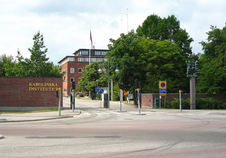 Karolinska Institutet, infart från Solnavägen 20060723