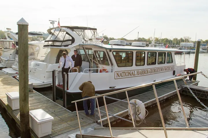 Study shows benefits of water taxi service 131028-N-WY366-001