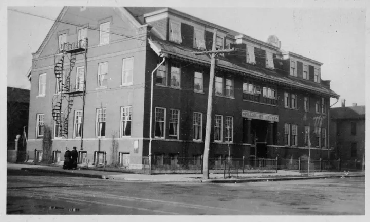Pillsbury Settlement House - DPLA - 53ab494a08495f51a730a542c99f2442
