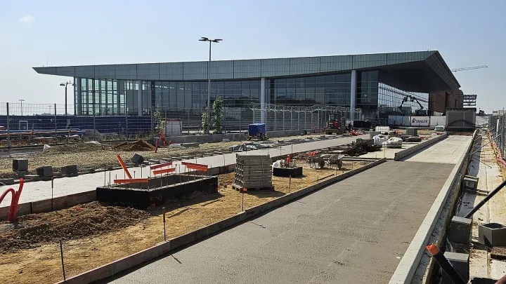 Luxembourg, Findel - Luxembourg Airport tram stop (102)