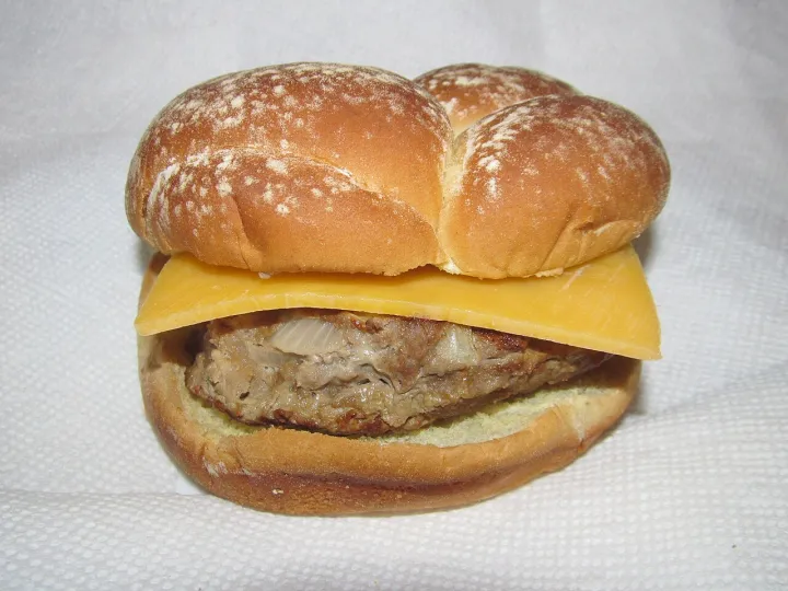 Cheeseburger (36914104970)