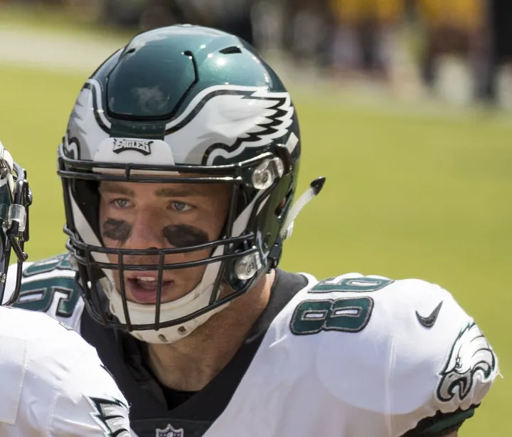 Zach Ertz (cropped)