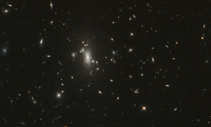 STSCI H p26023a m 2000x1207, NASA