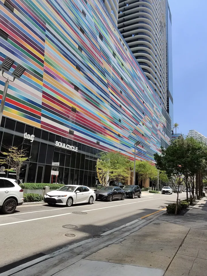 Brickell Ray Ban Meta Wayfarer Smart Glasses - Colorful facade