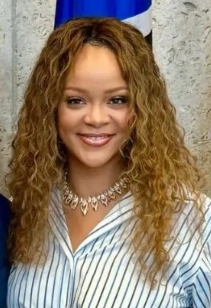 Rihanna (Wikidata P18)