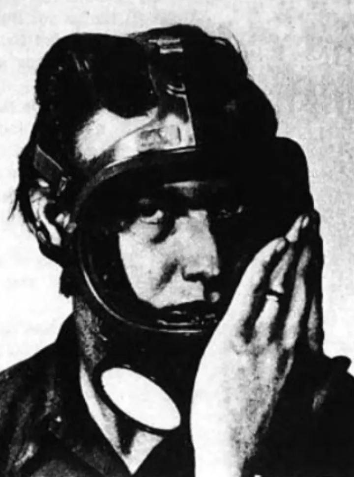 Positive pressure check respirator