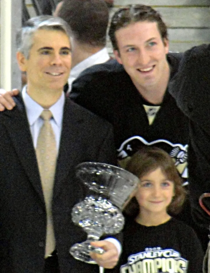 Brooks Orpik Penguins Defensive Player of the Year 2009-10.JPG