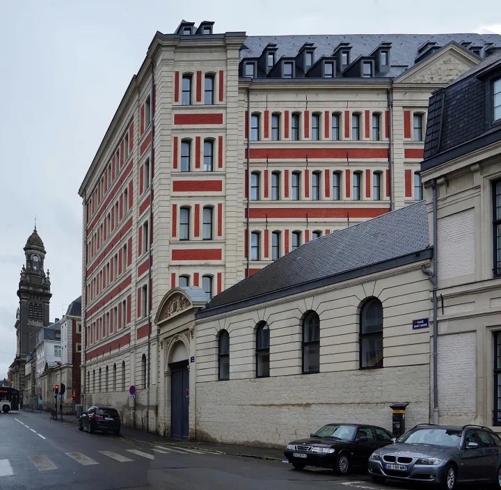 Lille, les Magasins généraux place Saint André