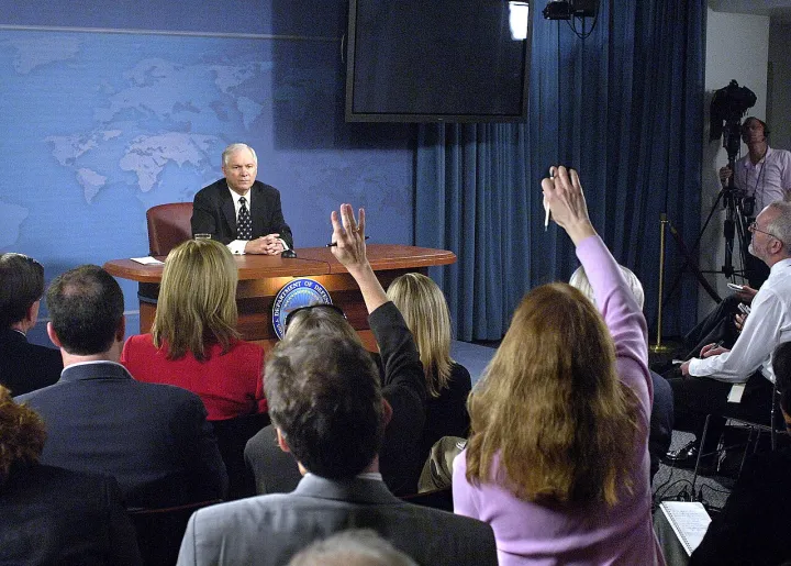 US Navy 070322-D-9880W-025 Secretary of Defense Robert M. Gates responds to questions from the press at the Pentagon