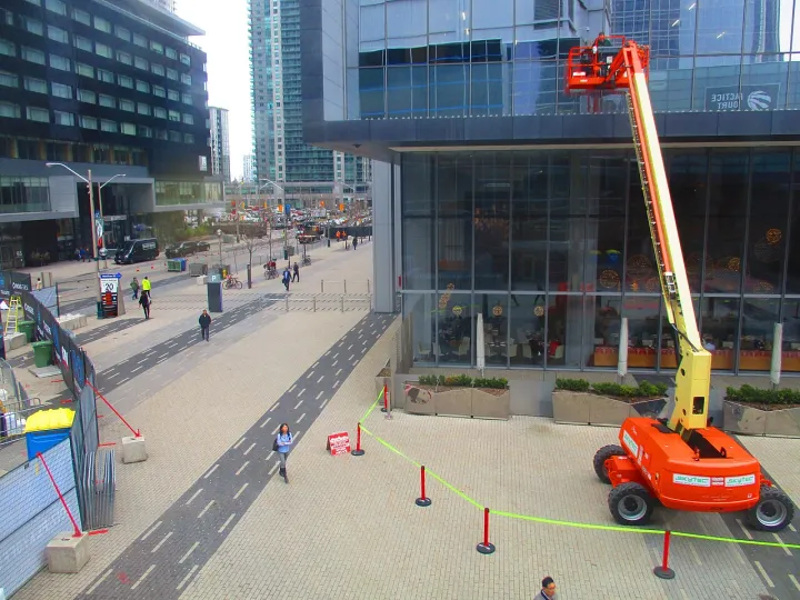 A cherry picker in the square south of Toronto's Union Station, 2017 04 19 (33772911620)