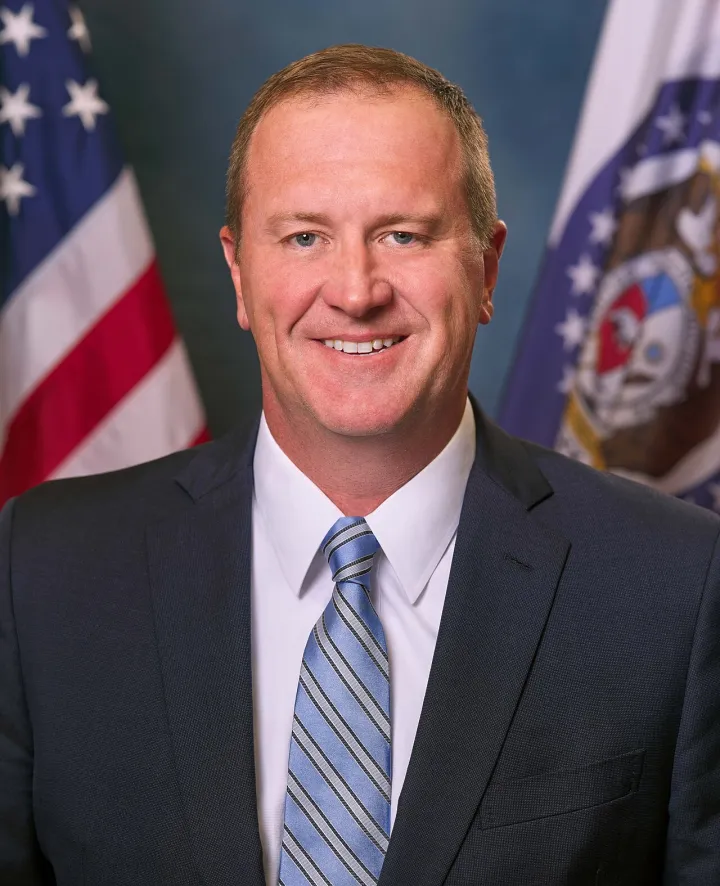 Sen. Eric Schmitt, official portrait, 118th Congress