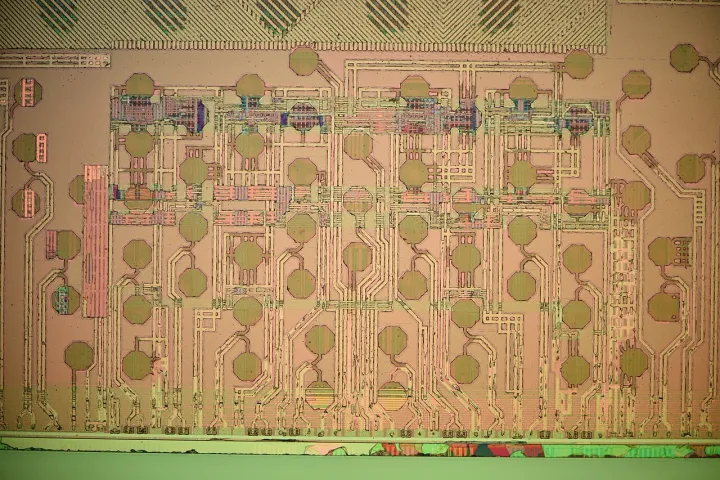 ATI RV670 die shot light etch