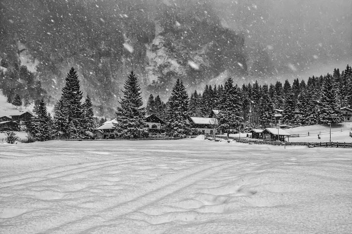 Nature landscape snowing mountains village Austria (8279714859)