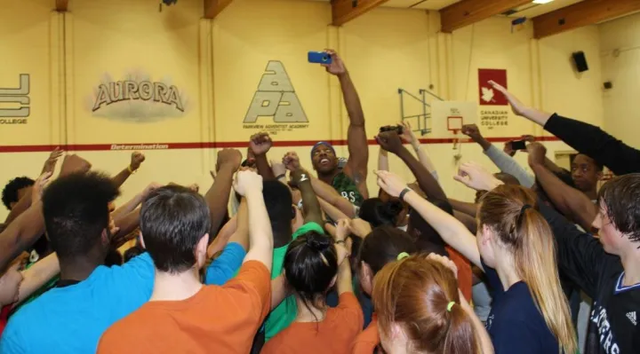 Williams leading cheers (9035470743)