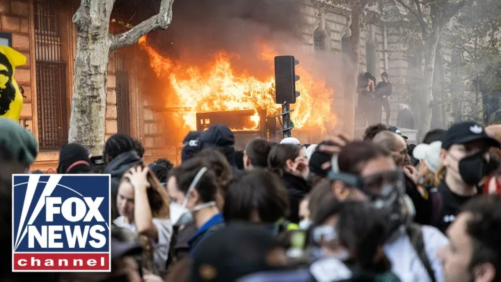 2005 civil unrest in France.gif